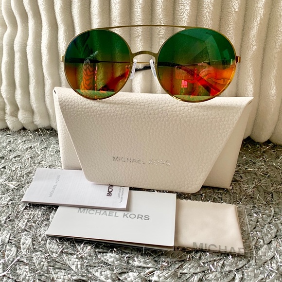 New Michael Kors Sunglasses - Picture 4 of 8